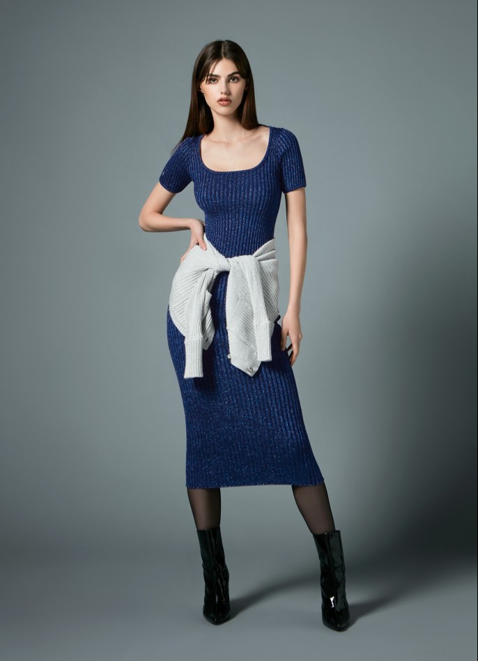RIBBED KNIT SHORT-SLEEVE MIDI DRESS - METALLIC BLUE